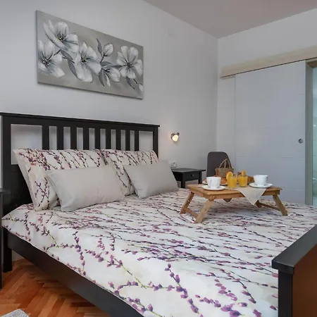 3 Bedroom In * Pola