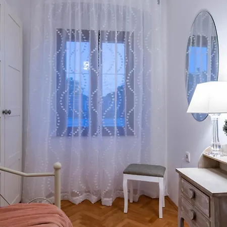 Vikendica 3 Bedroom In *