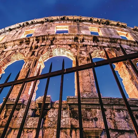 3 Bedroom In Pula